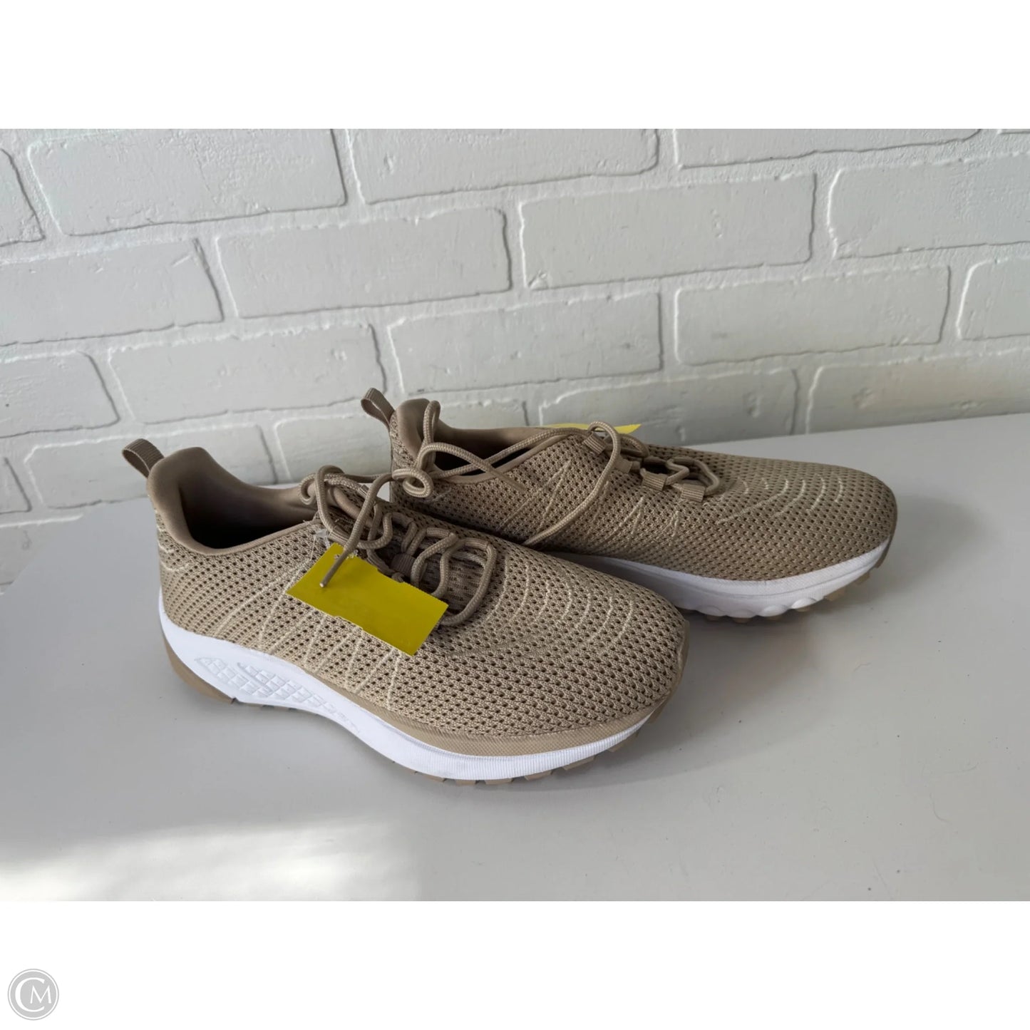 Shoes Athletic By Clothes Mentor In Tan, Size: 7.5