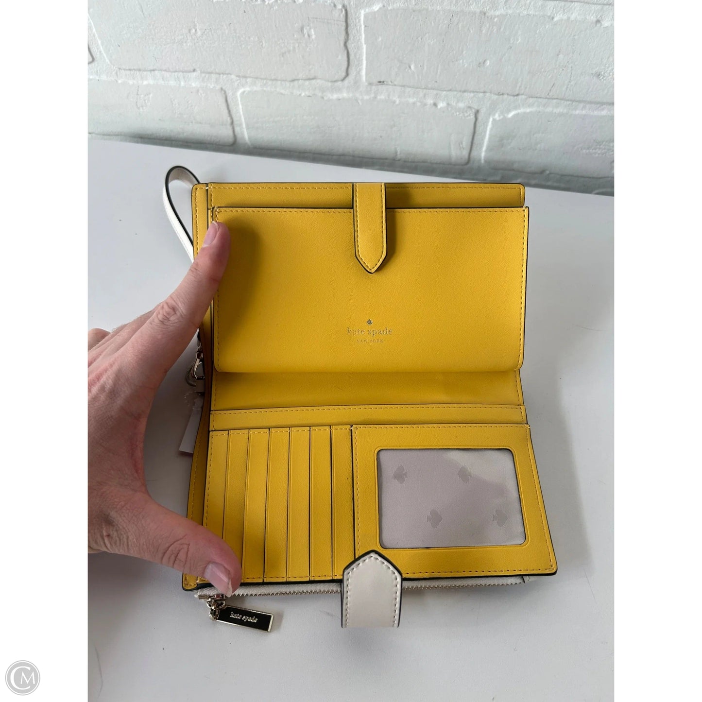 Wristlet Designer By Kate Spade, Size: Medium