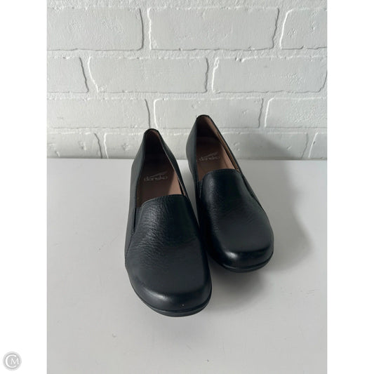 Shoes Flats By Dansko In Black, Size: 7.5