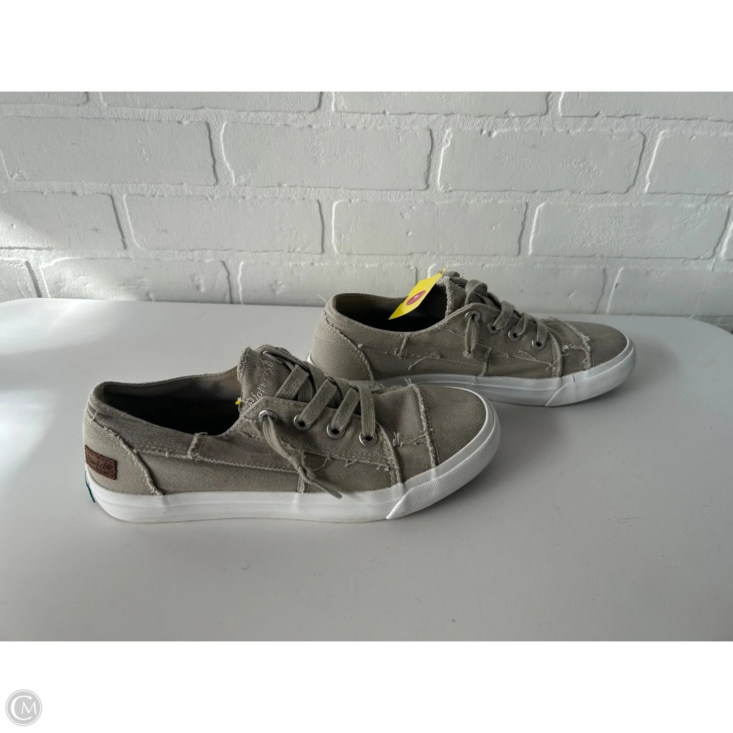 Shoes Sneakers By Blowfish In Grey & White, Size: 9