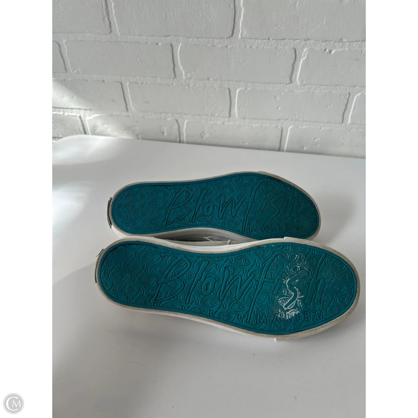 Shoes Sneakers By Blowfish In Grey & White, Size: 9