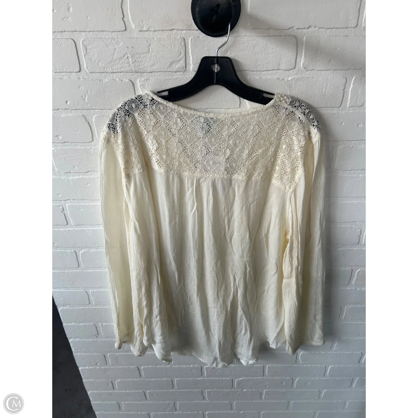 Top Long Sleeve By Clothes Mentor In Cream, Size: Xl