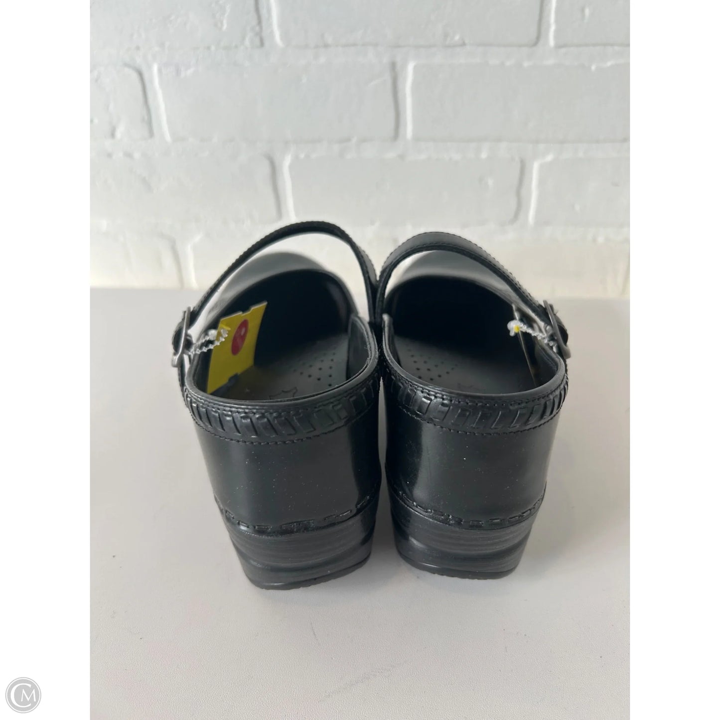 Shoes Flats By Dansko In Black, Size: 6.5