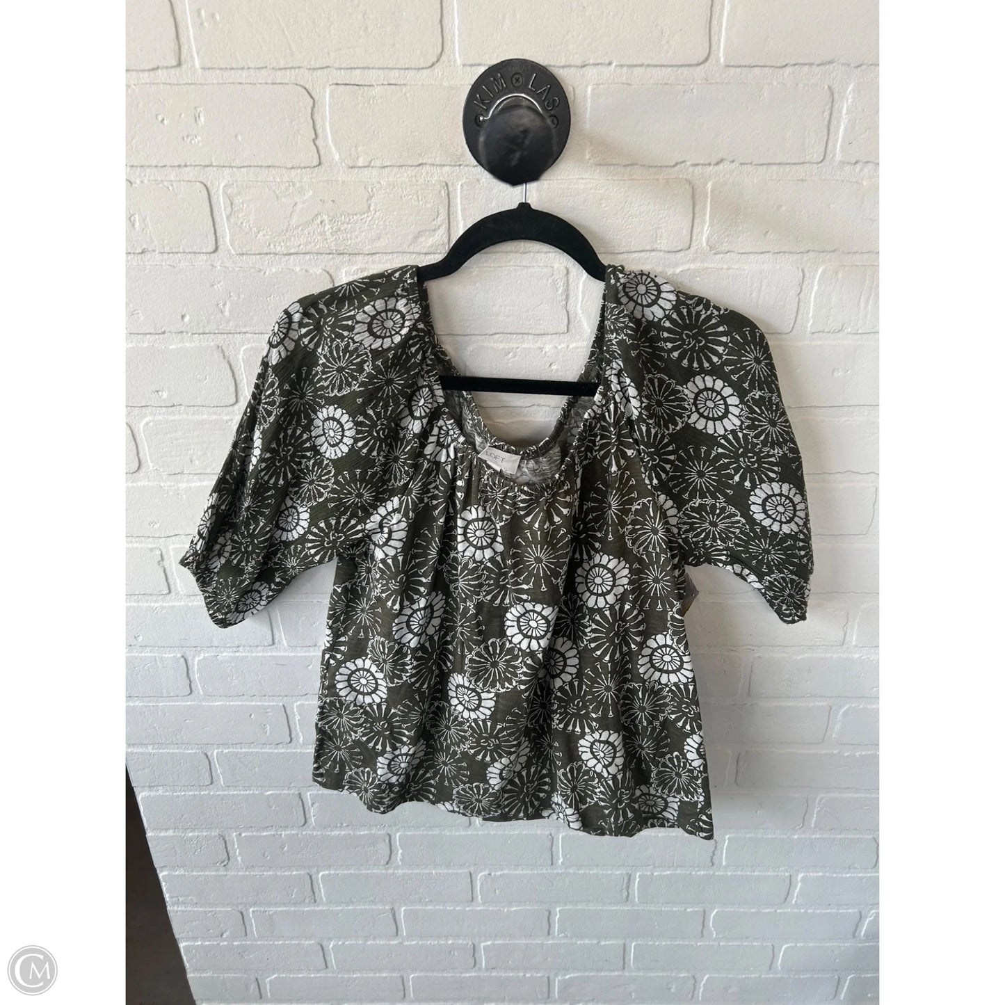 Top Short Sleeve By Loft In Green & White, Size: M