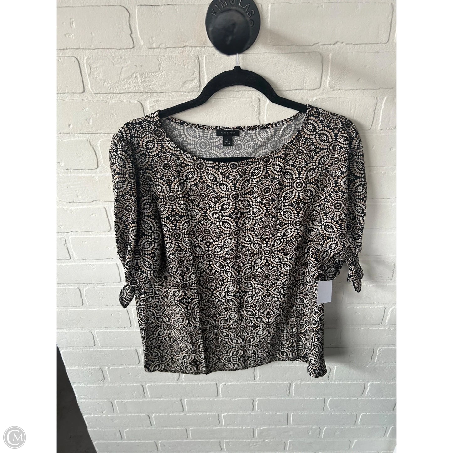 Top Short Sleeve By Ann Taylor In Black & Tan, Size: M