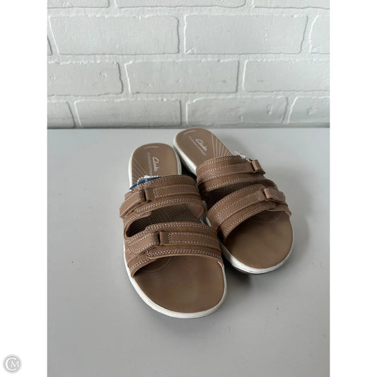 Sandals Flats By Clarks In Tan, Size: 9