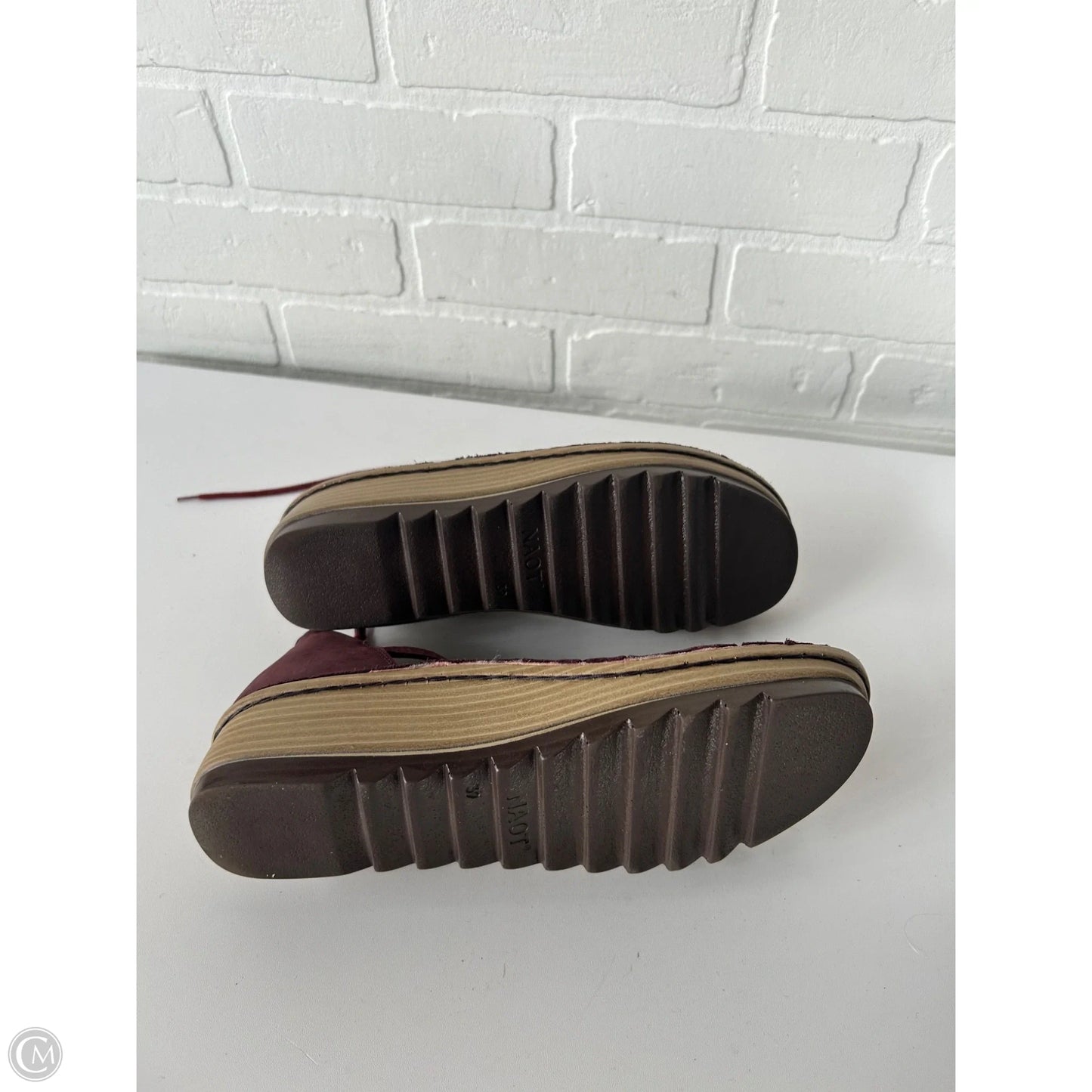 Sandals Flats By Naot In Red, Size: 8