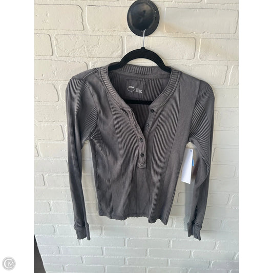 Top Long Sleeve By Aerie In Grey, Size: M