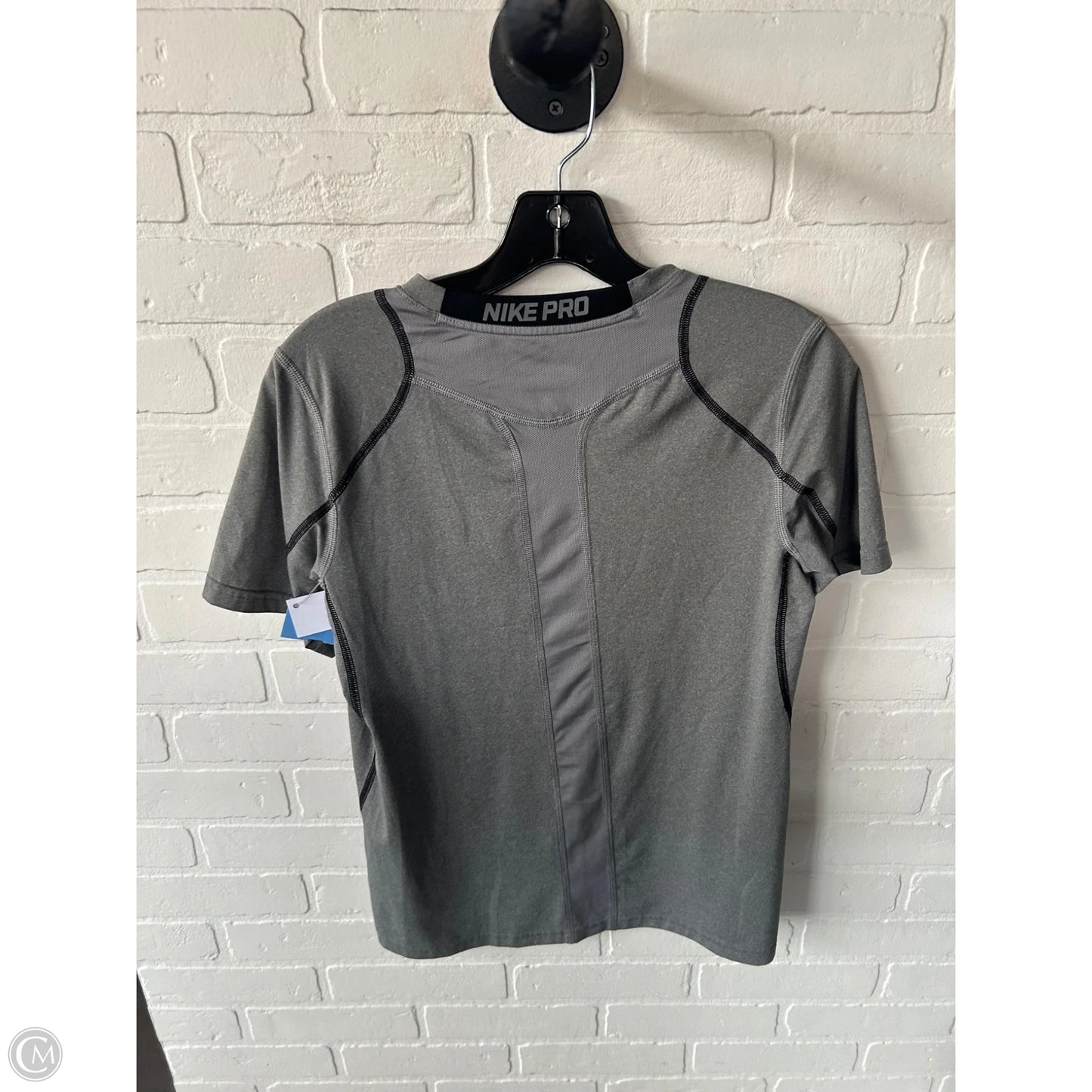 Athletic Top Short Sleeve By Nike In Grey, Size: Xl