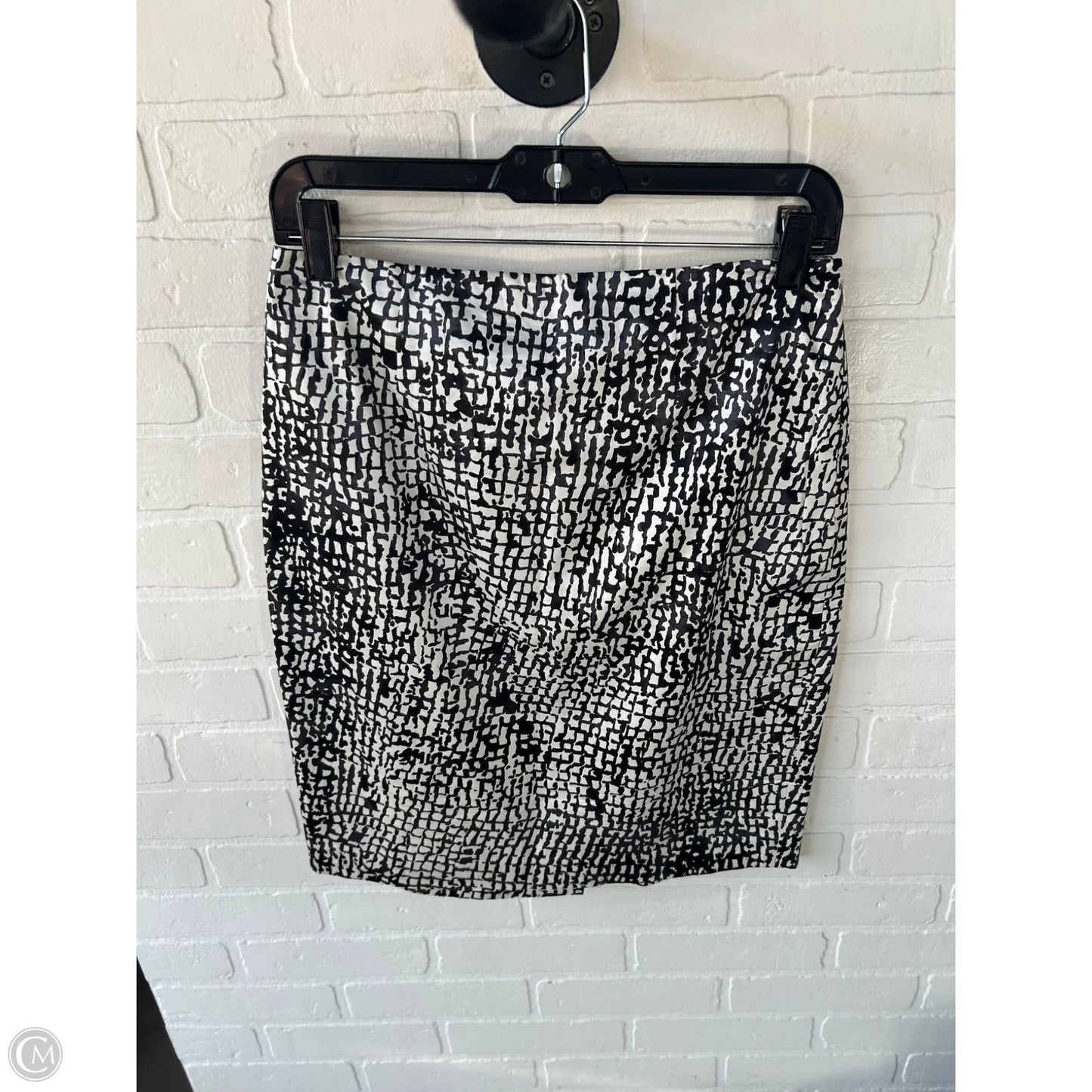 Skirt Mini & Short By Ann Taylor In Grey & White, Size: 4