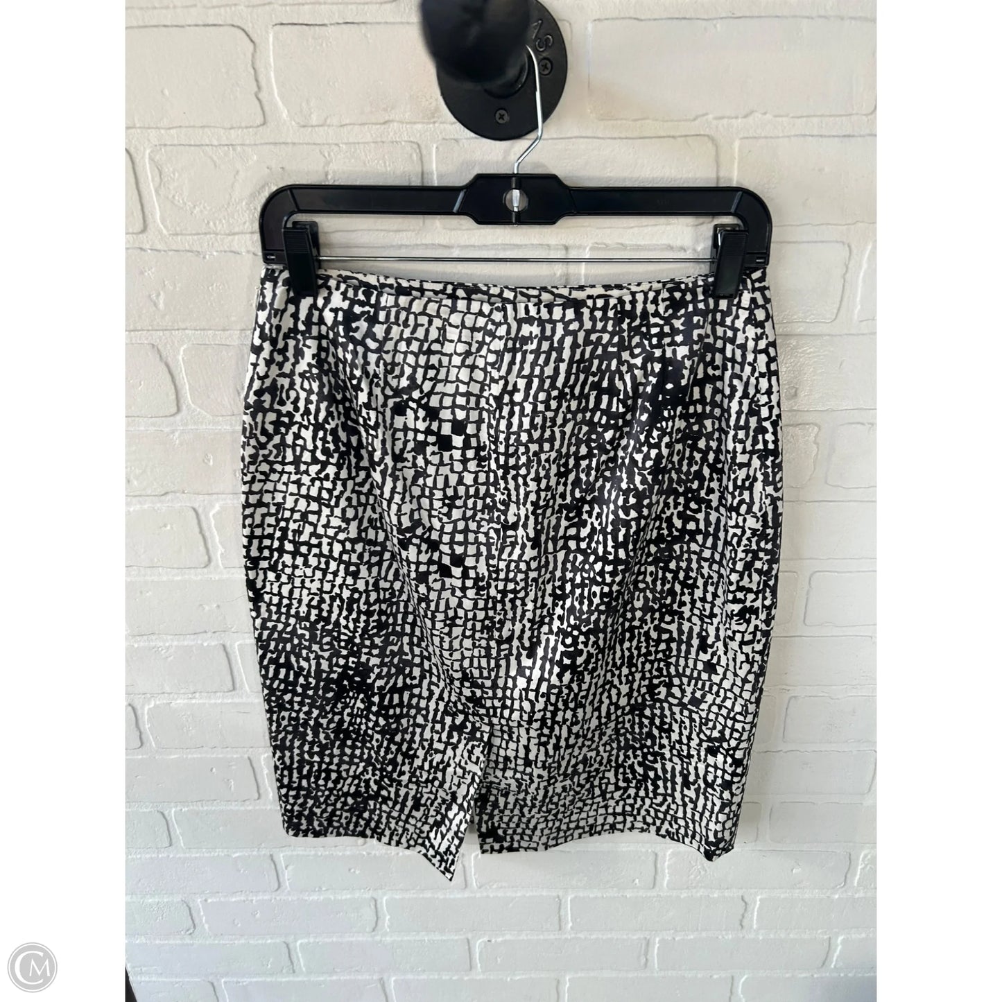 Skirt Mini & Short By Ann Taylor In Grey & White, Size: 4