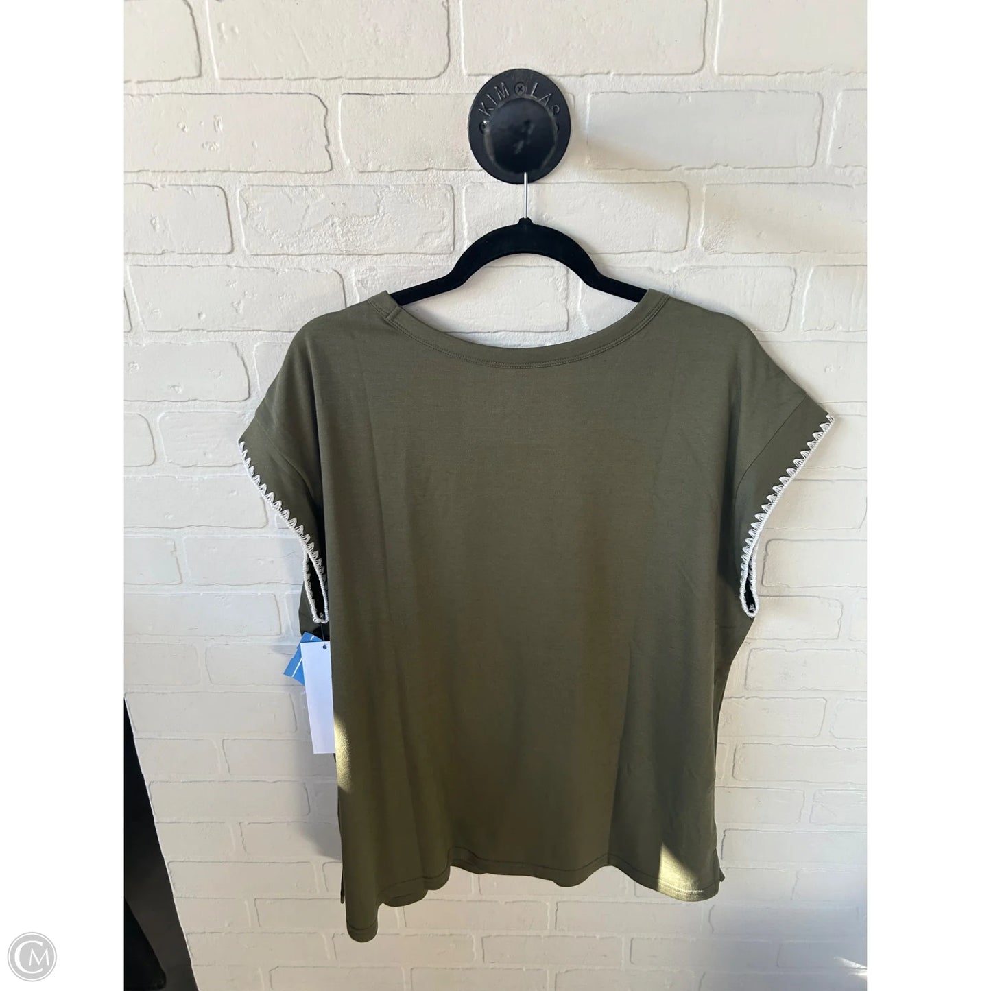 Top Short Sleeve By Maurices In Green & White, Size: Xl