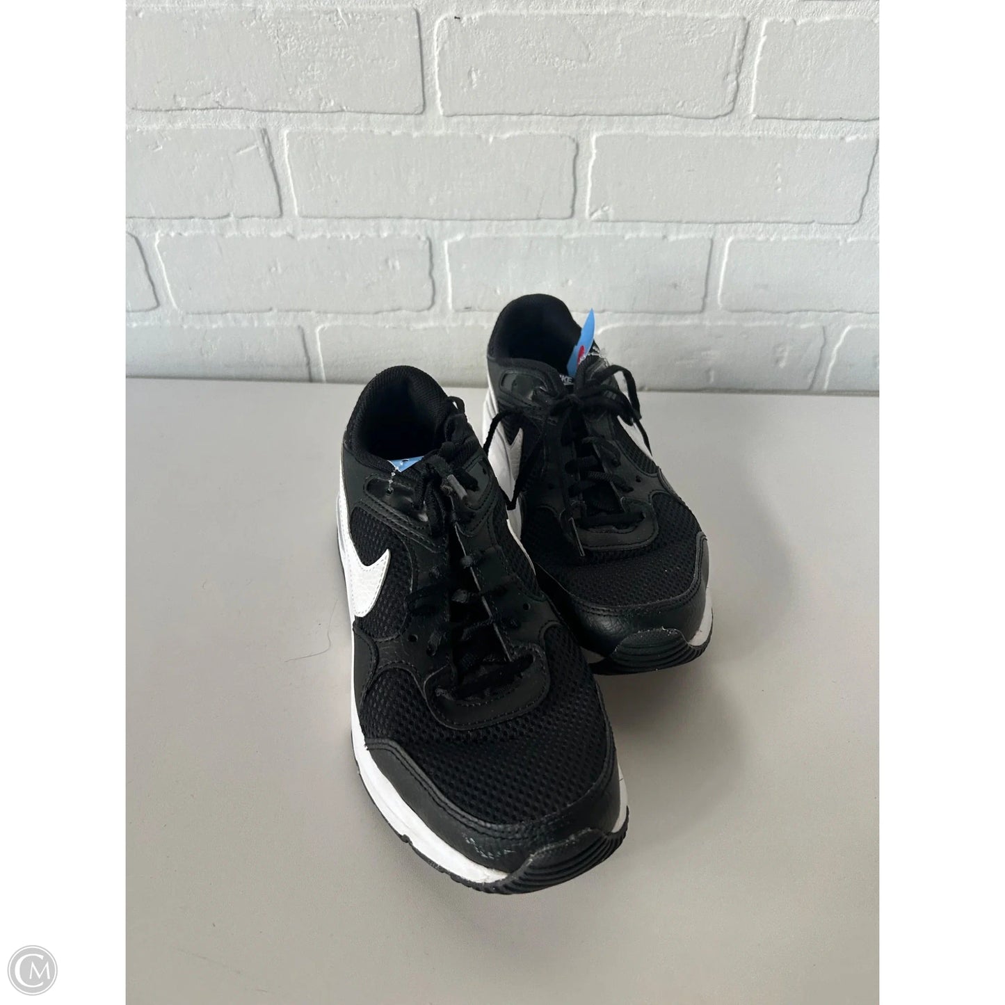 Shoes Athletic By Nike In Black & White, Size: 7.5