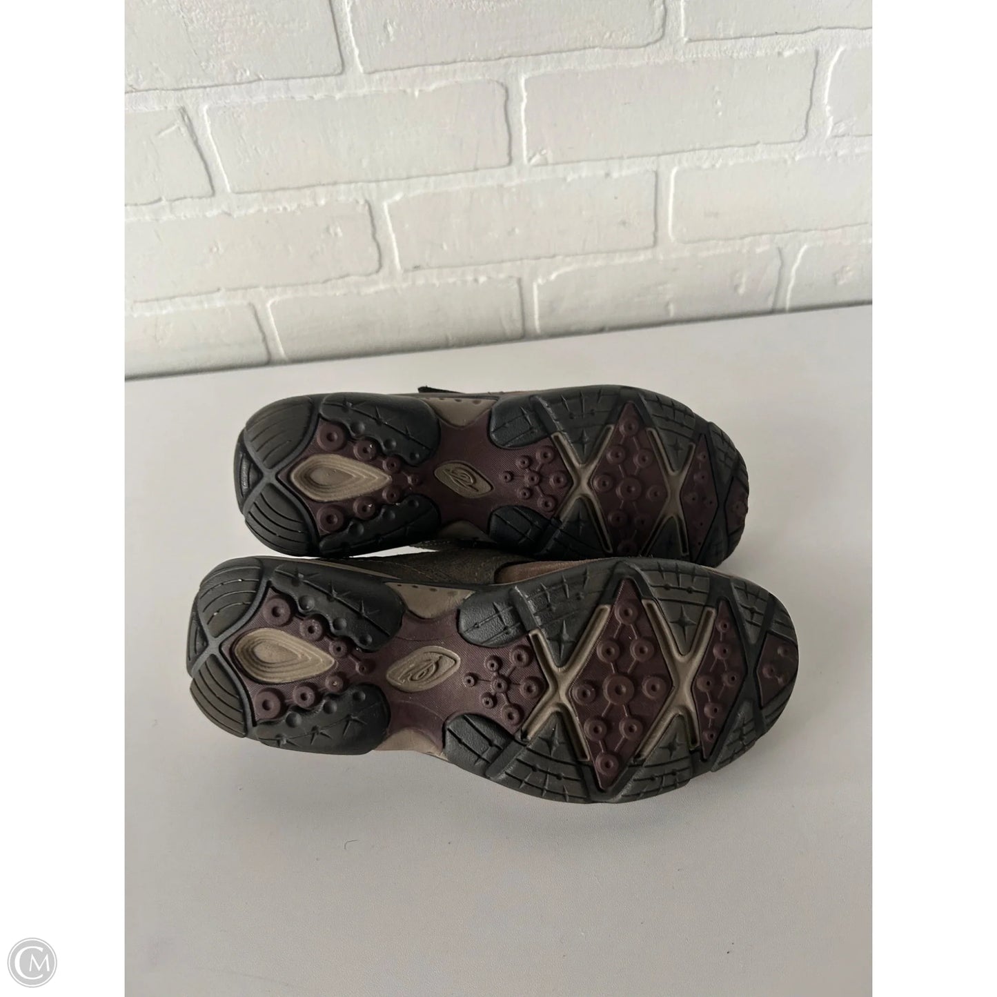 Shoes Flats By Easy Spirit In Brown, Size: 7.5