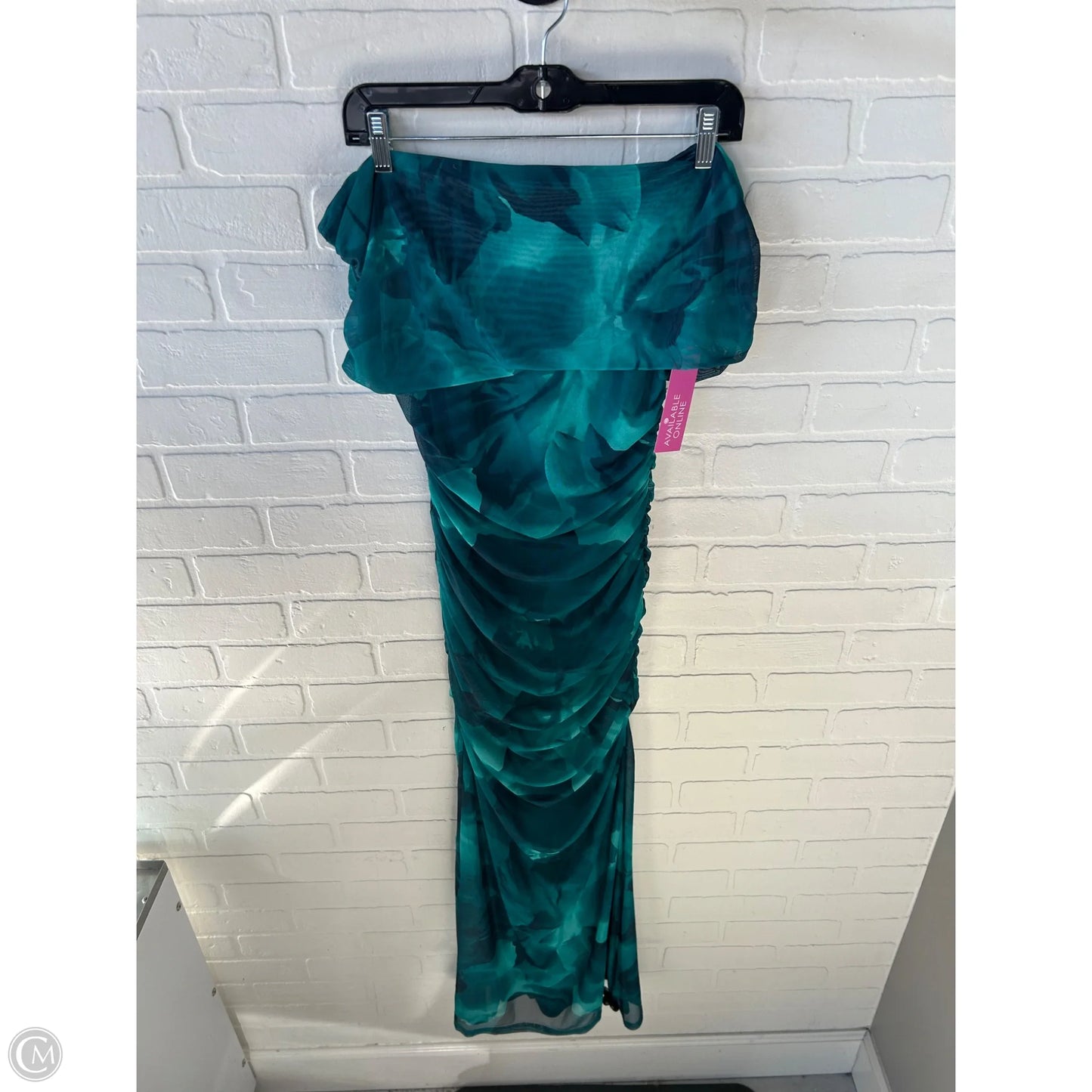 Dress Party Long By Clothes Mentor In Green, Size: M