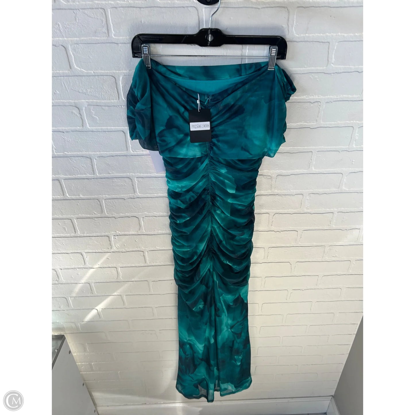 Dress Party Long By Clothes Mentor In Green, Size: M