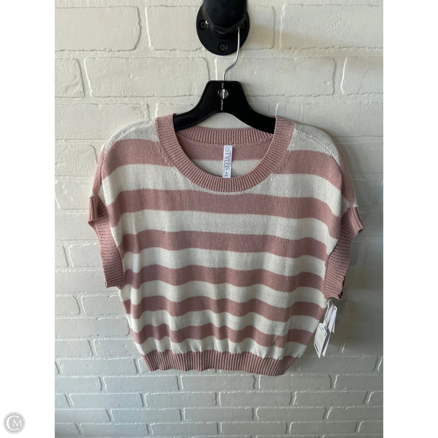 Sweater Short Sleeve By Stylus In Pink & White, Size: M