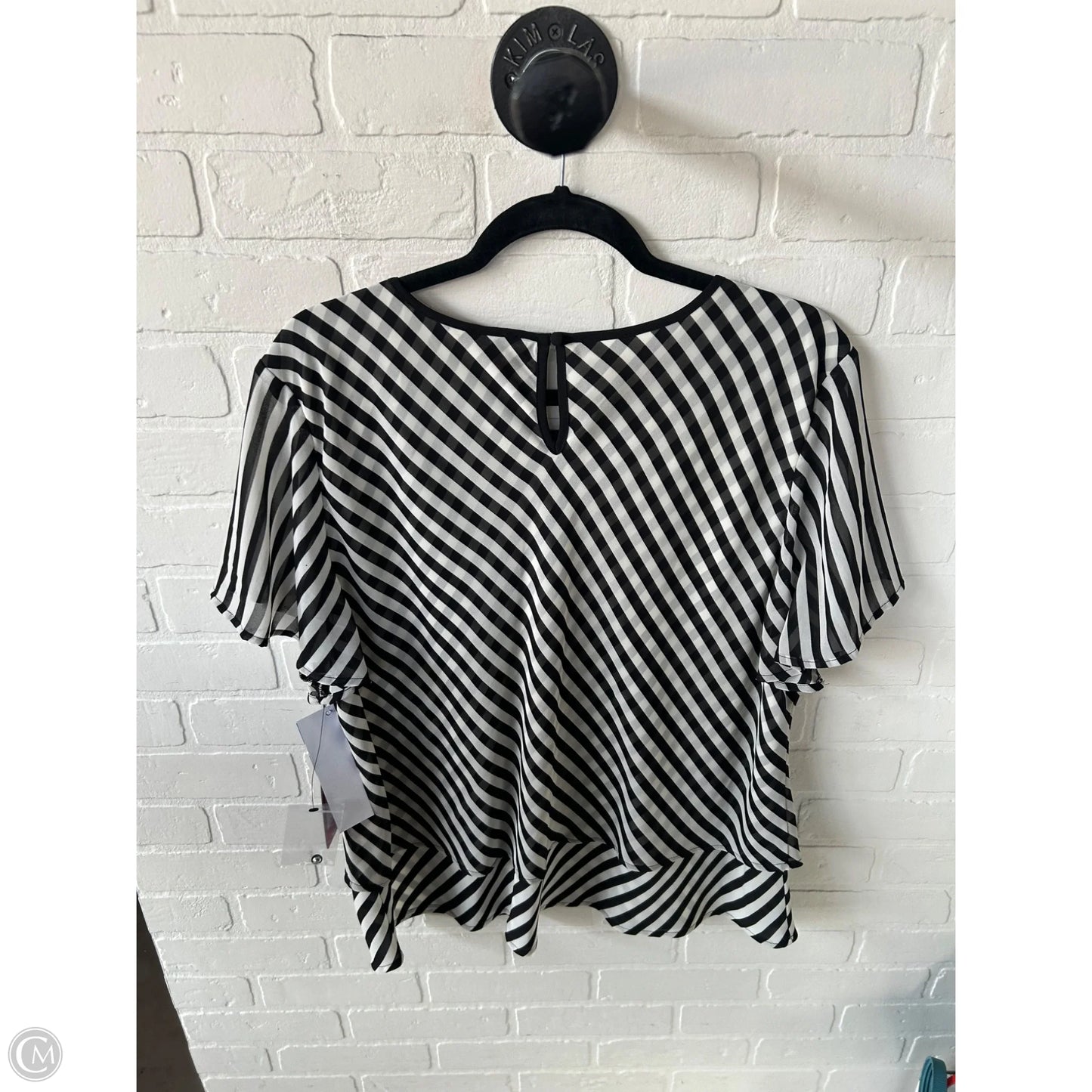 Top Short Sleeve By Vince Camuto In Black & Tan, Size: Xxl