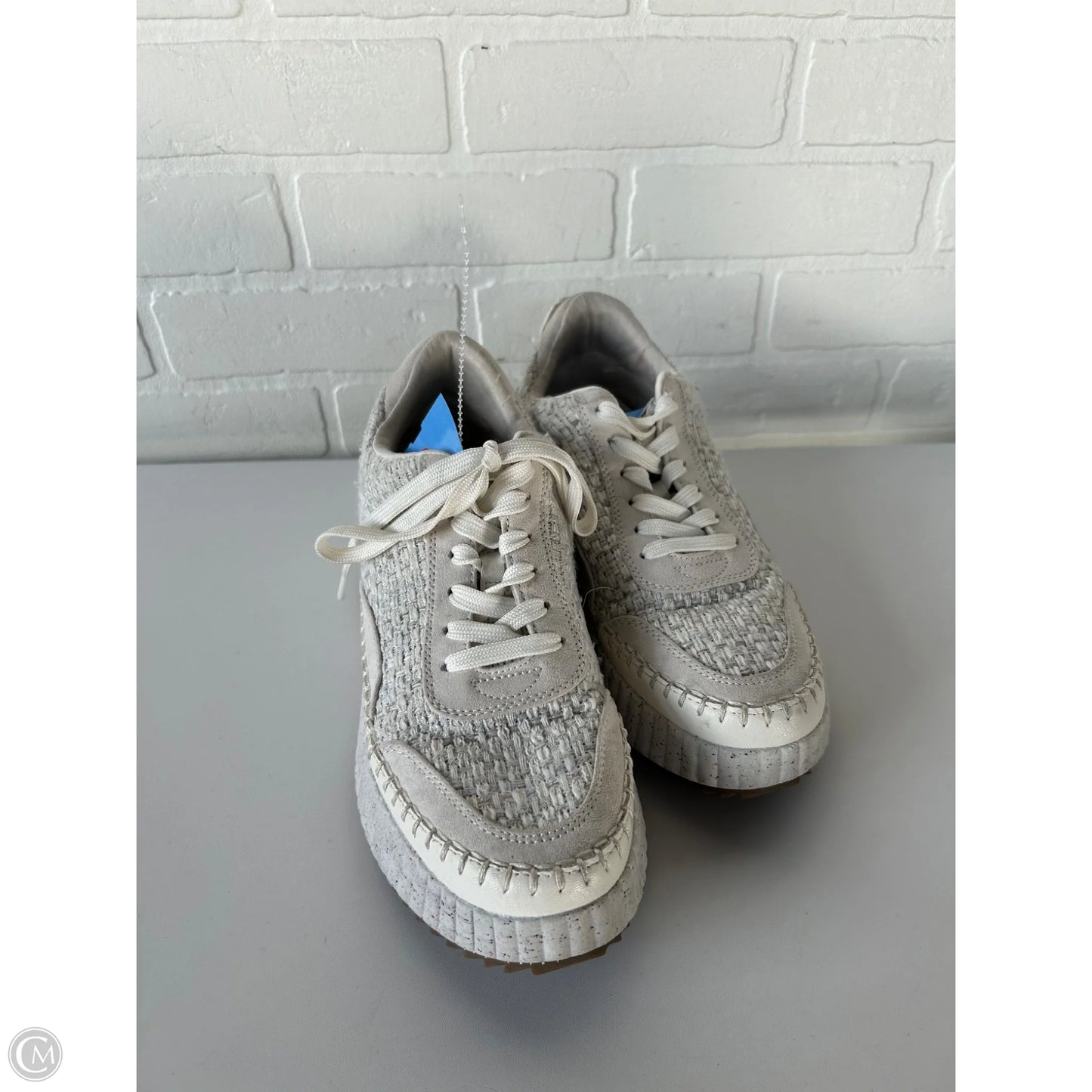 Shoes Sneakers By Universal Thread In Cream & Grey, Size: 9