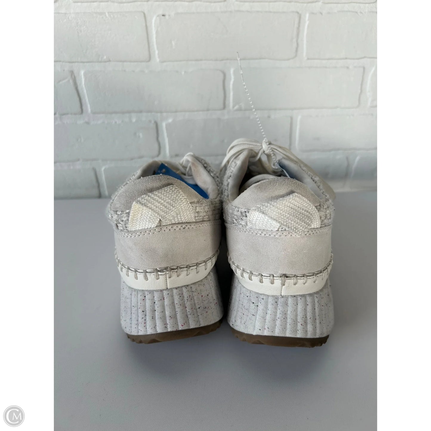 Shoes Sneakers By Universal Thread In Cream & Grey, Size: 9