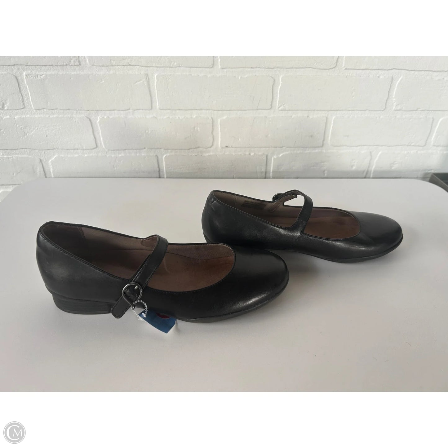 Shoes Flats By Dansko In Black, Size: 7.5