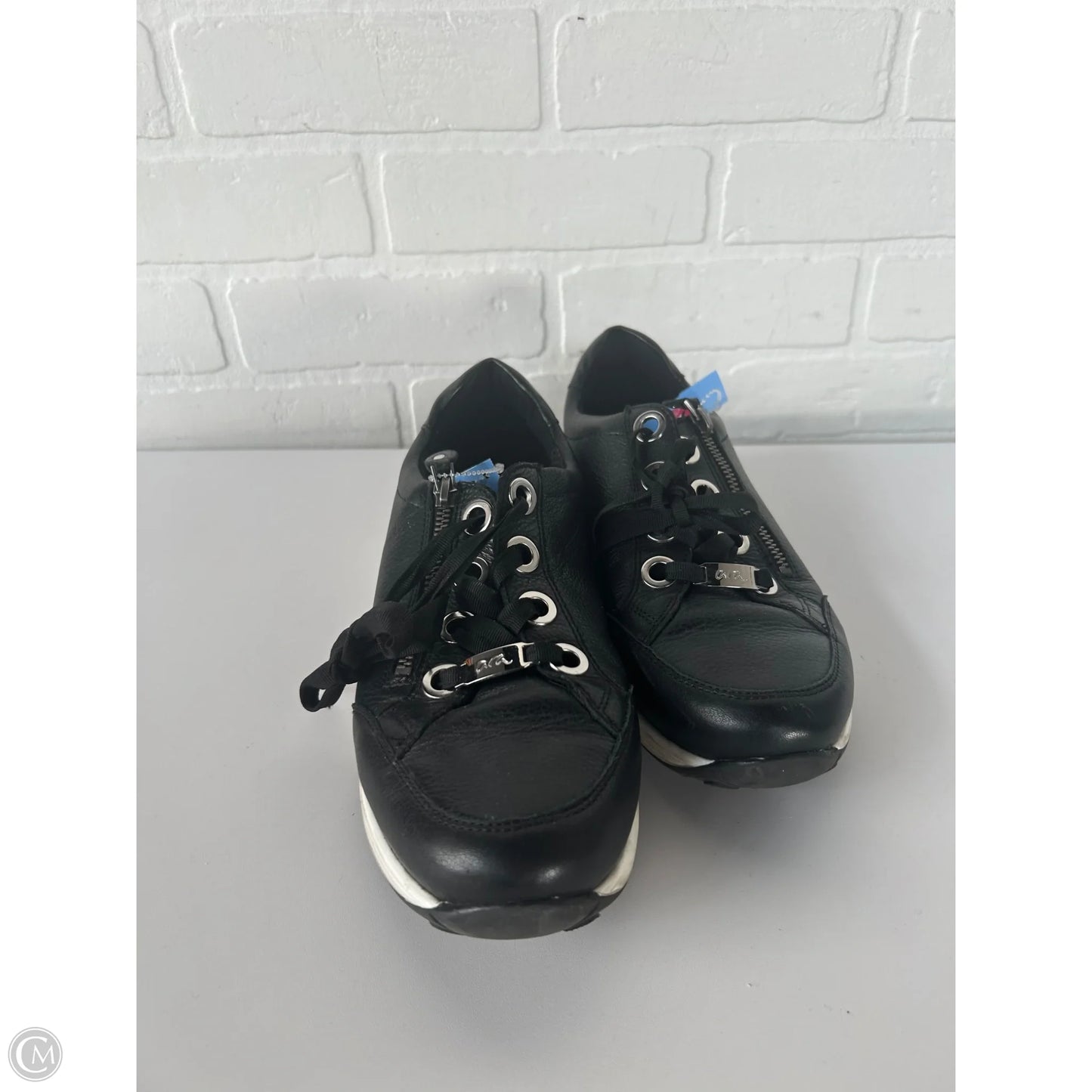 Shoes Sneakers By Cmc In Black & White, Size: 6.5