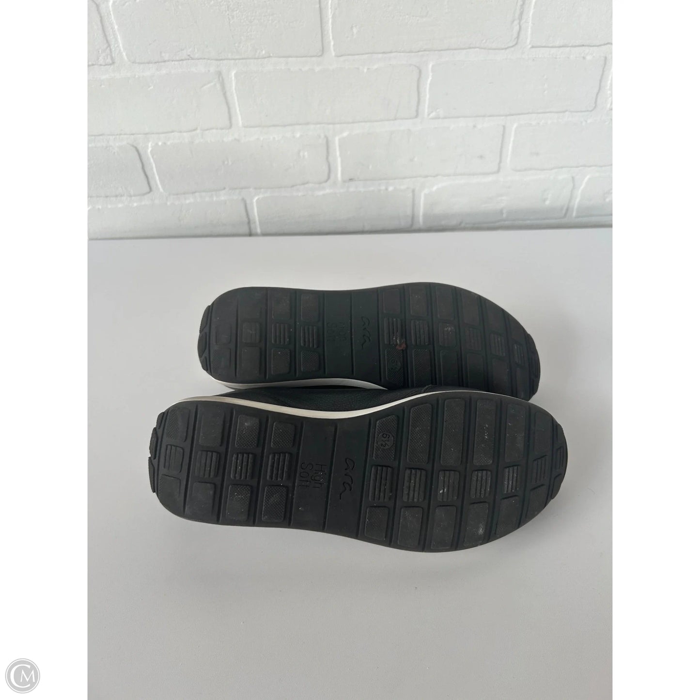 Shoes Sneakers By Cmc In Black & White, Size: 6.5