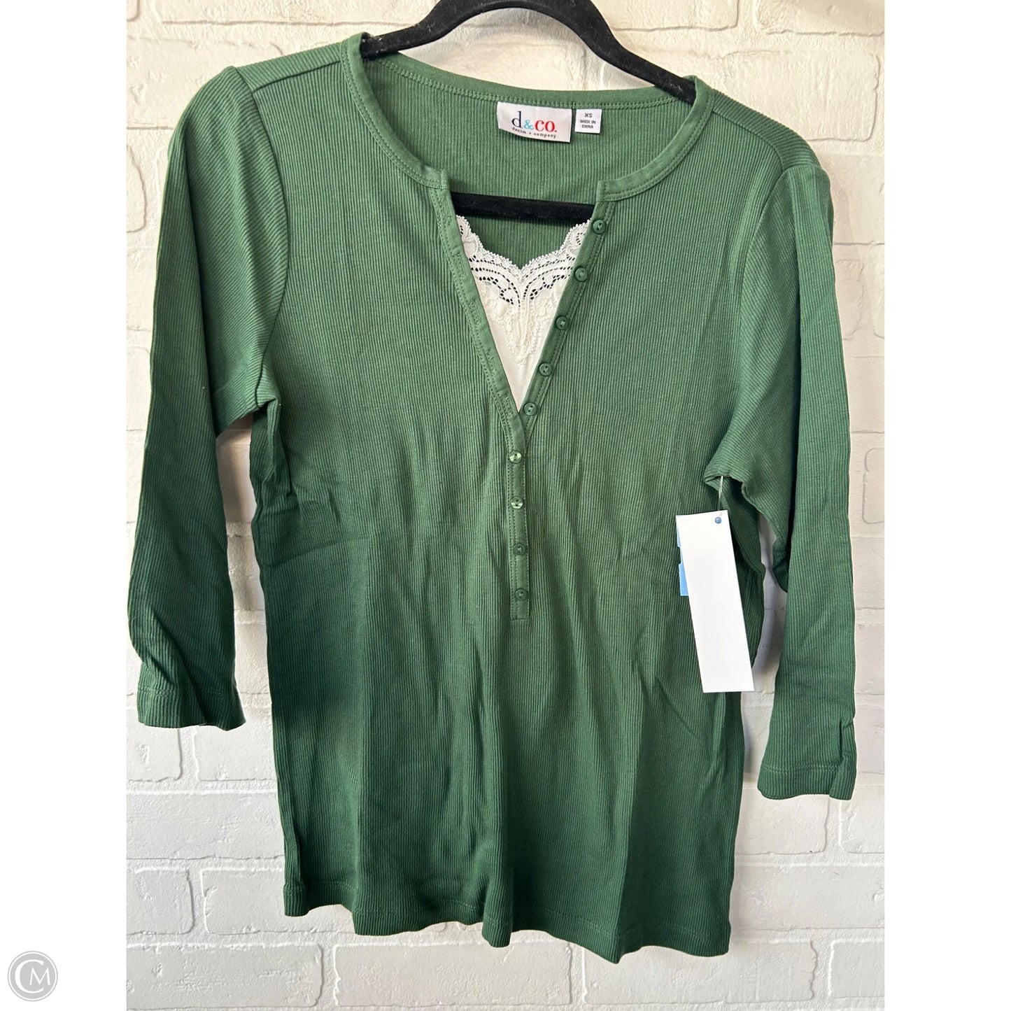 Top 3/4 Sleeve Basic By D&co. In Green & White, Size: Xs