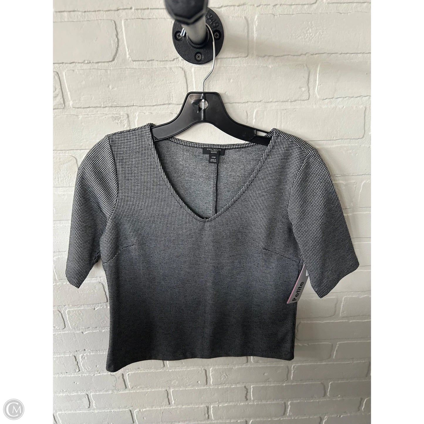 Top Short Sleeve By Ann Taylor In Black & Grey, Size: Xxsp