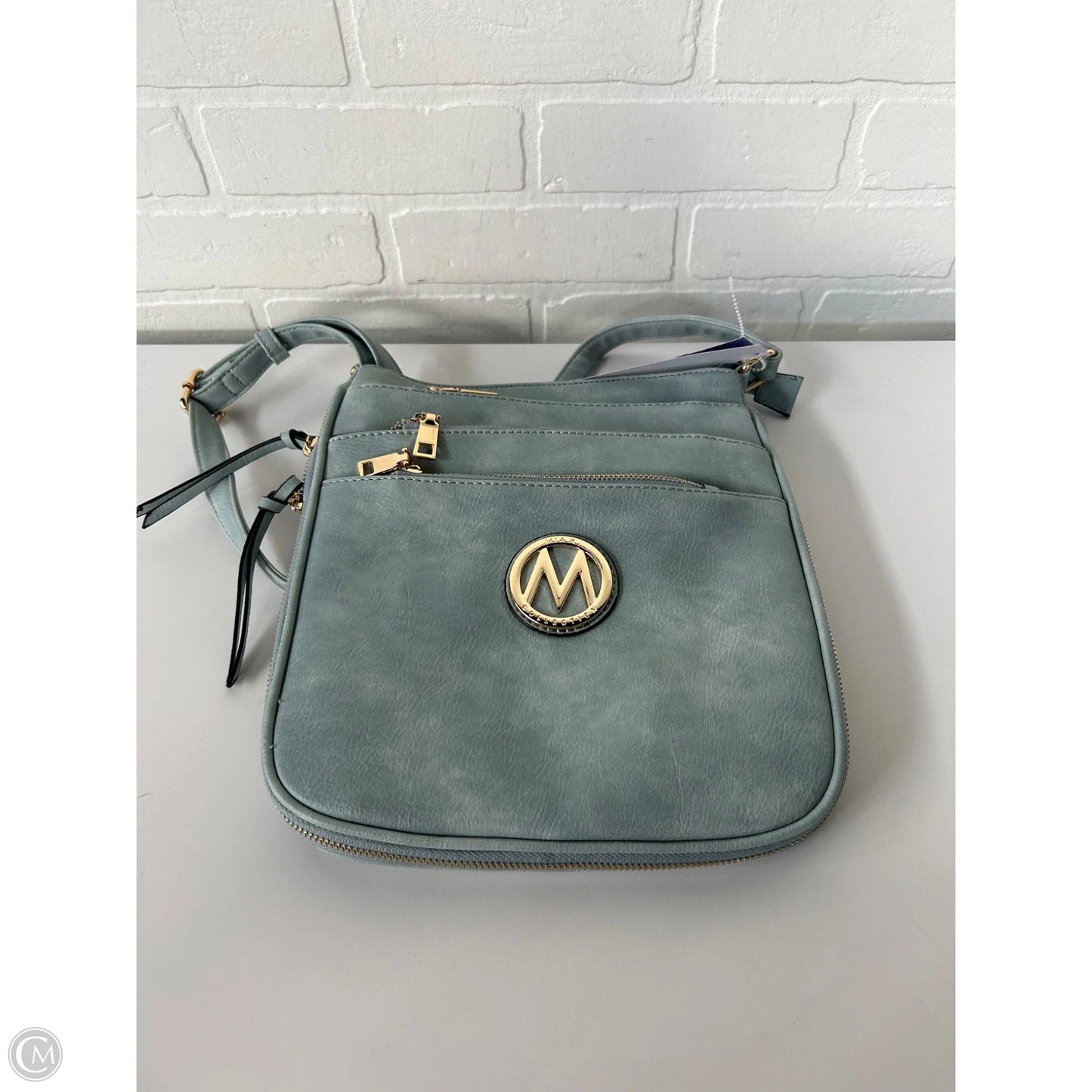 Crossbody By Clothes Mentor, Size: Medium