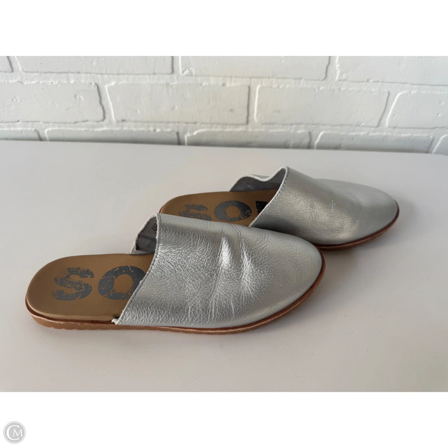 Shoes Flats By Sorel In Silver, Size: 8