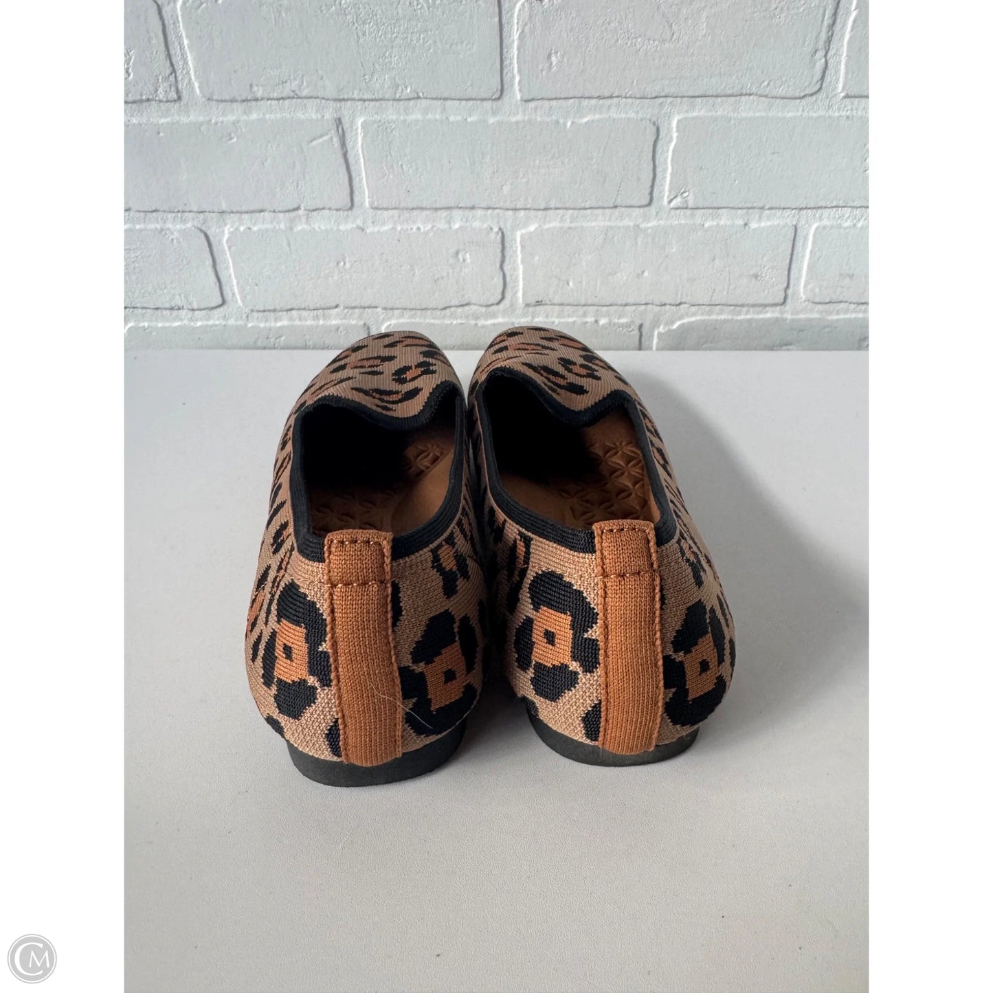 Shoes Flats By Clothes Mentor In Animal Print, Size: 9.5