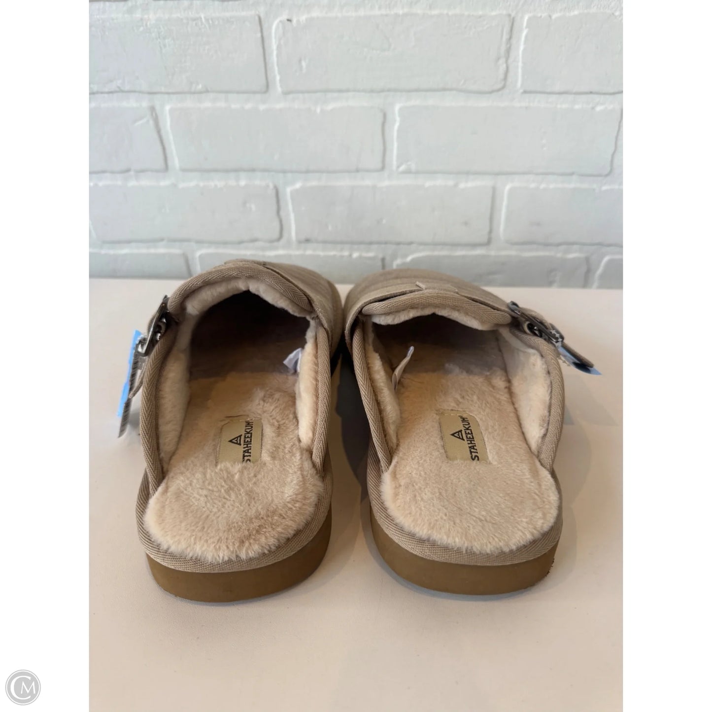 Shoes Flats By Clothes Mentor In Grey, Size: 9