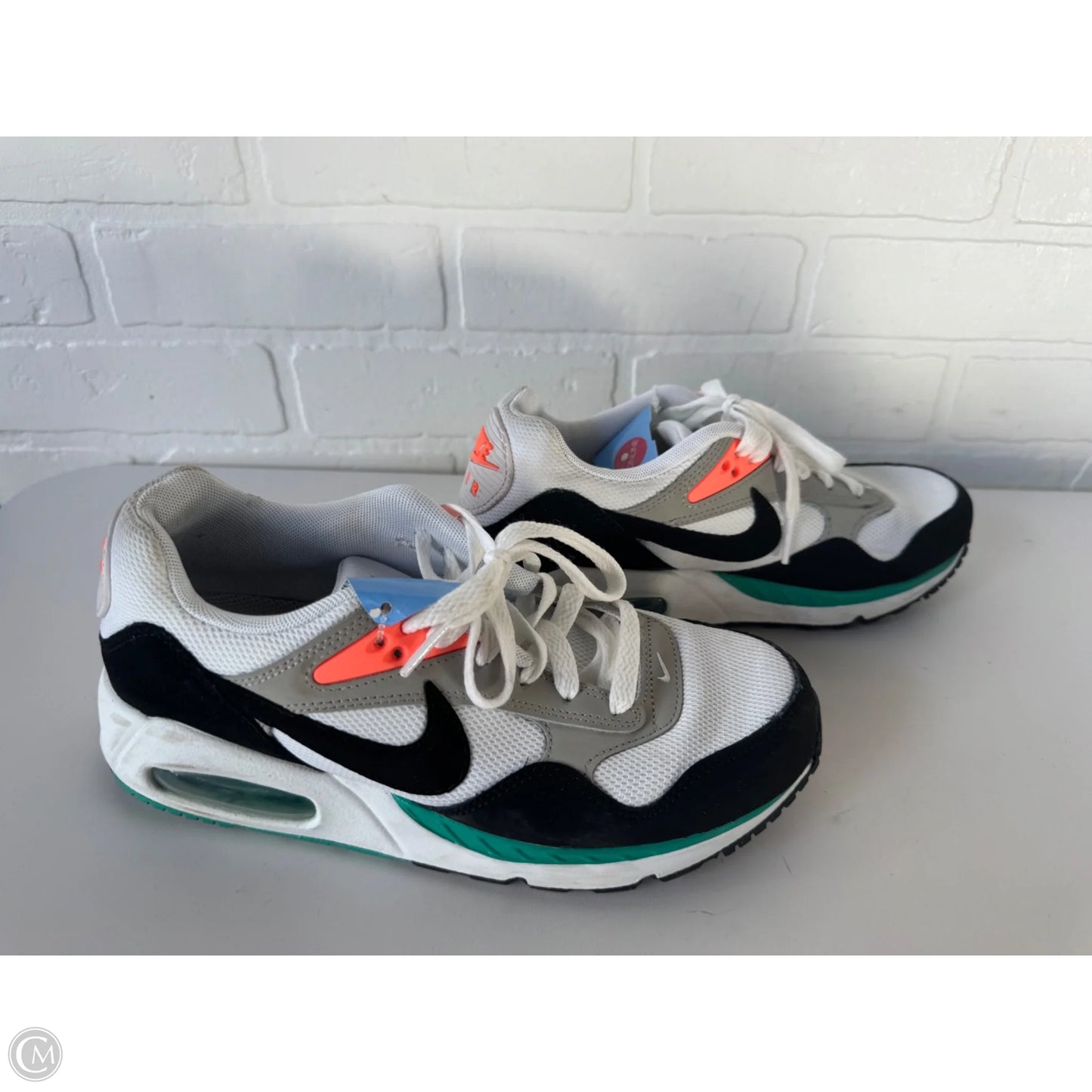 Shoes Athletic By Nike In Black & White, Size: 7.5