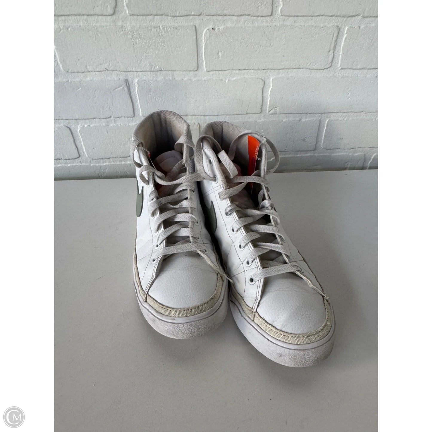 Shoes Sneakers By Nike In Green & White, Size: 8.5