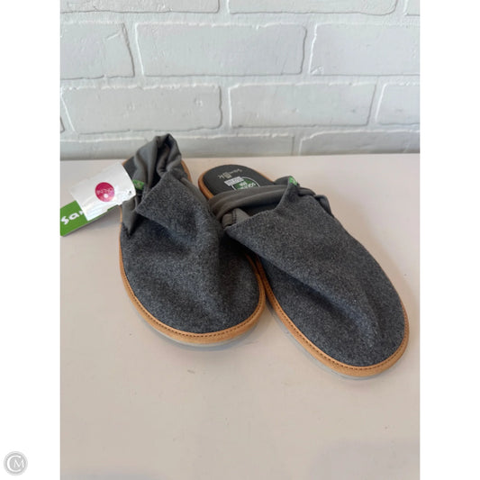 Shoes Flats By Sanuk In Grey, Size: 9