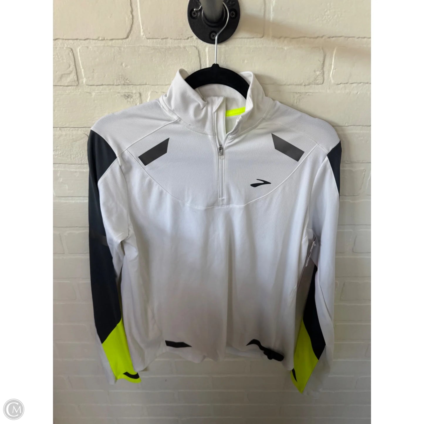 Athletic Top Long Sleeve Collar By Brooks In Cream & Grey, Size: L