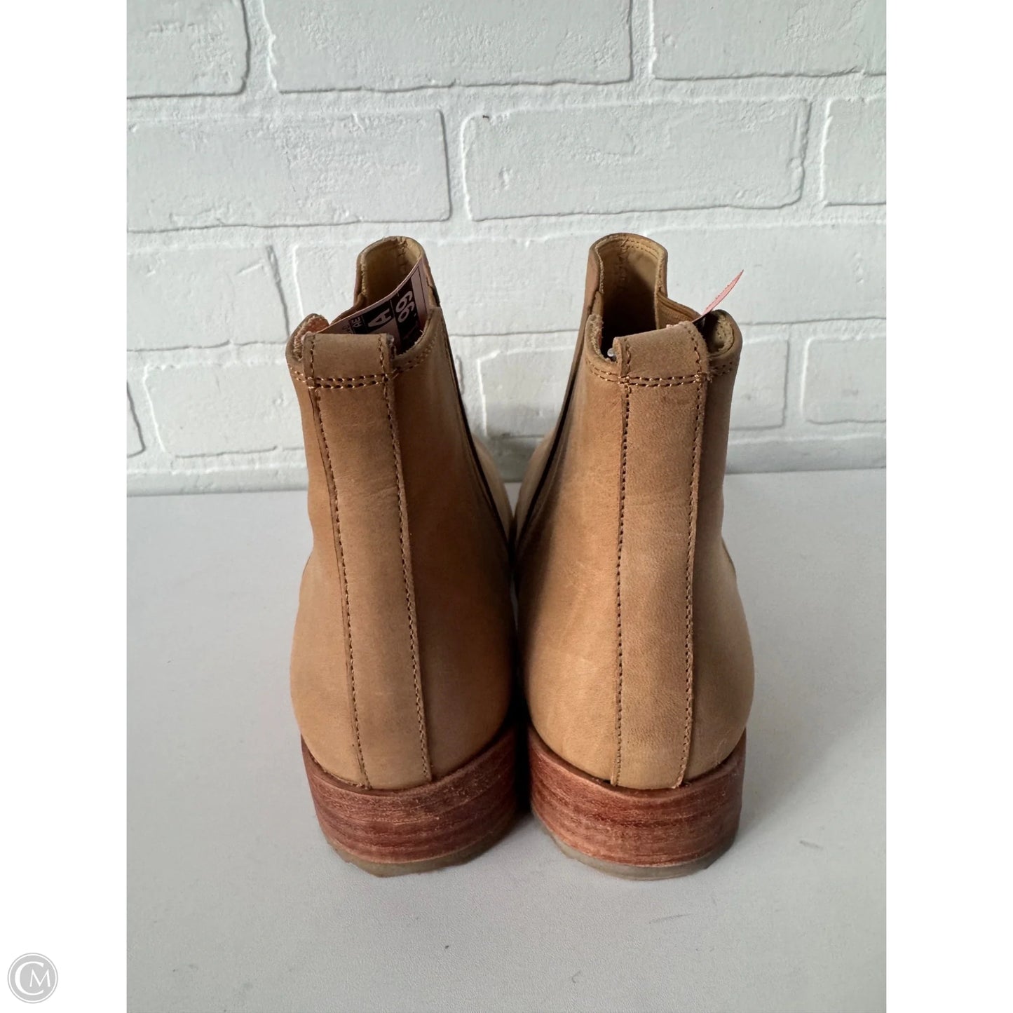 Boots Ankle Flats By Clothes Mentor In Tan, Size: 10