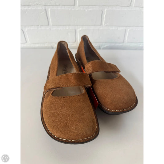 Shoes Flats By Alegria In Brown, Size: 7.5