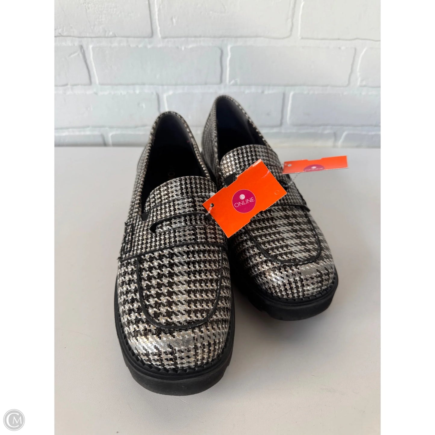 Shoes Flats By Vionic In Black & Grey, Size: 8