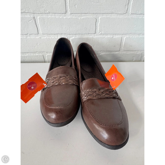Shoes Flats By Boc In Brown, Size: 9.5