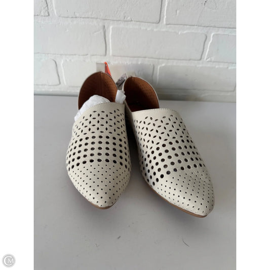 Shoes Flats By Miz Mooz In Cream, Size: 7.5