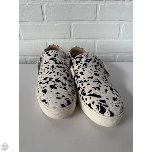 Shoes Sneakers By Very Volatile In Black & Cream, Size: 8