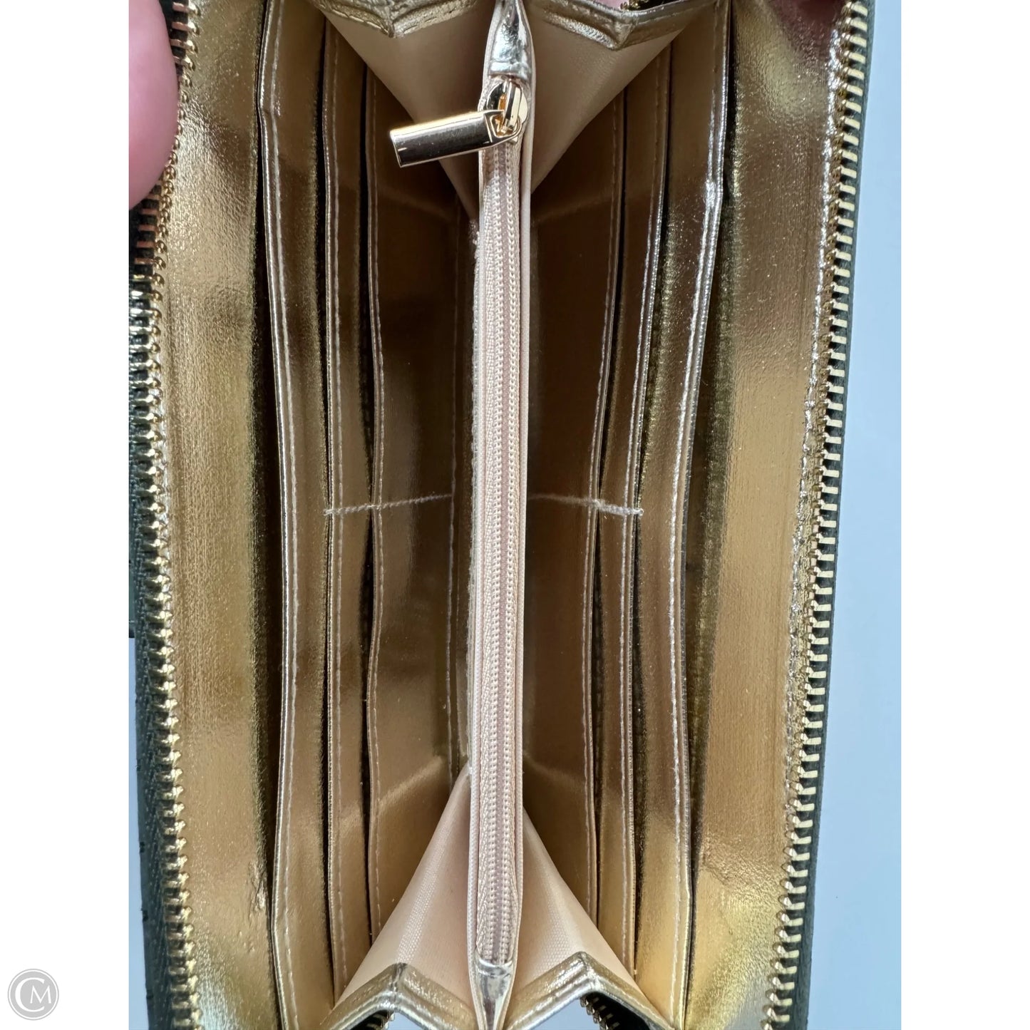 Wristlet By Clothes Mentor, Size: Medium