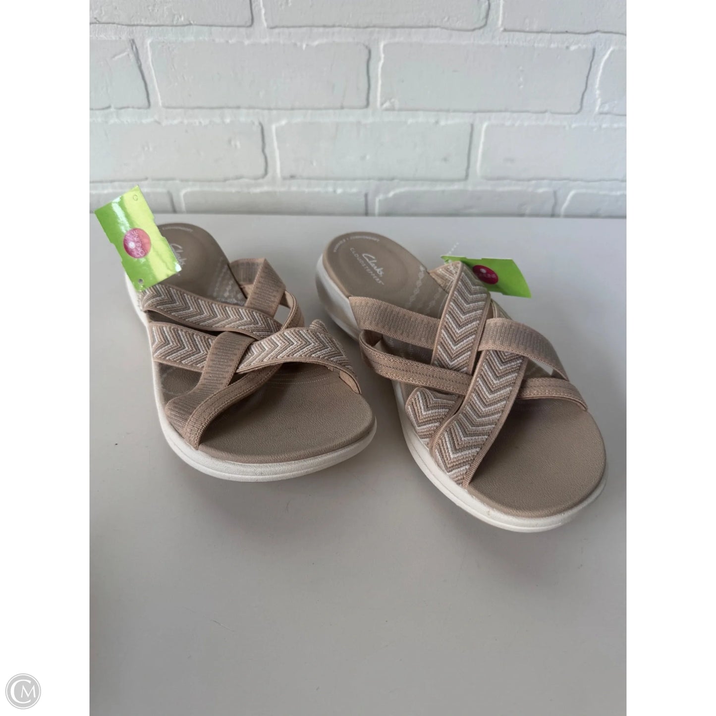 Sandals Flats By Clarks In Tan & White, Size: 8