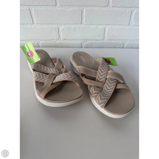Sandals Flats By Clarks In Tan & White, Size: 8