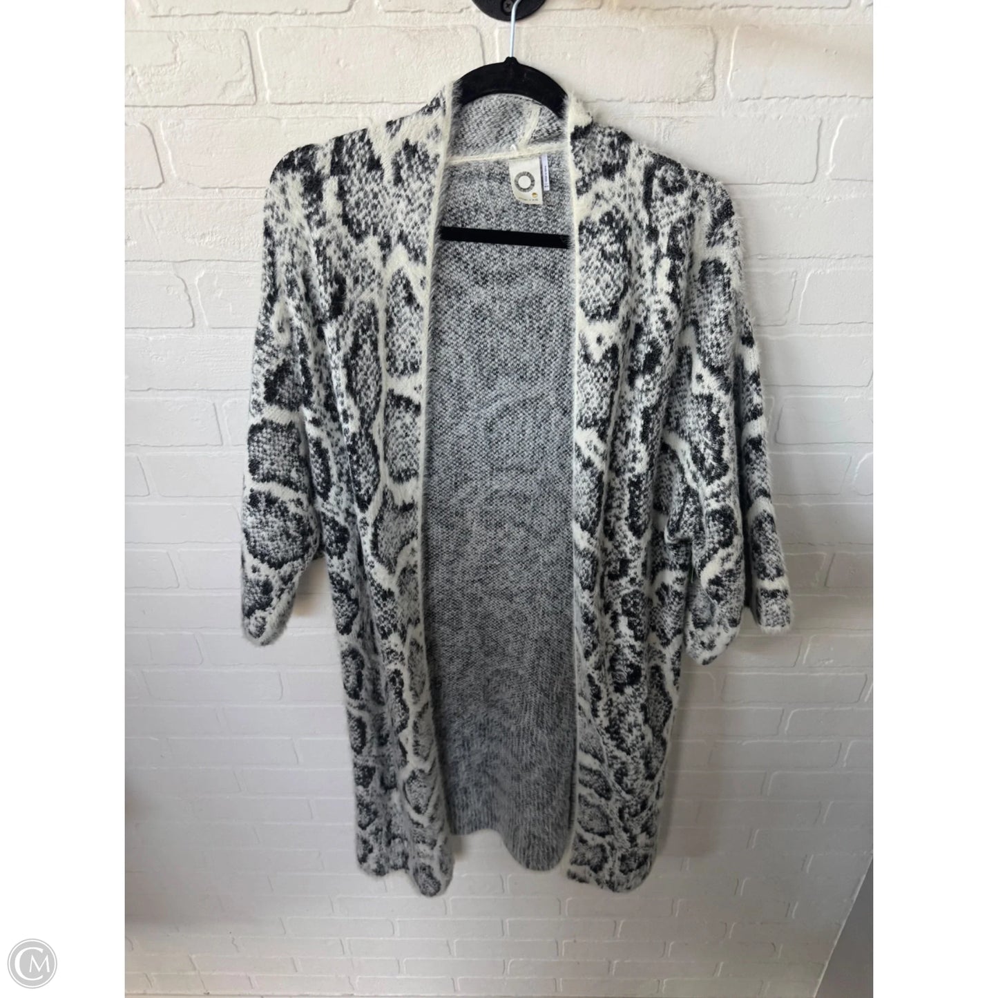 Sweater Cardigan By Akemi And Kin In Black & White, Size: Osfm