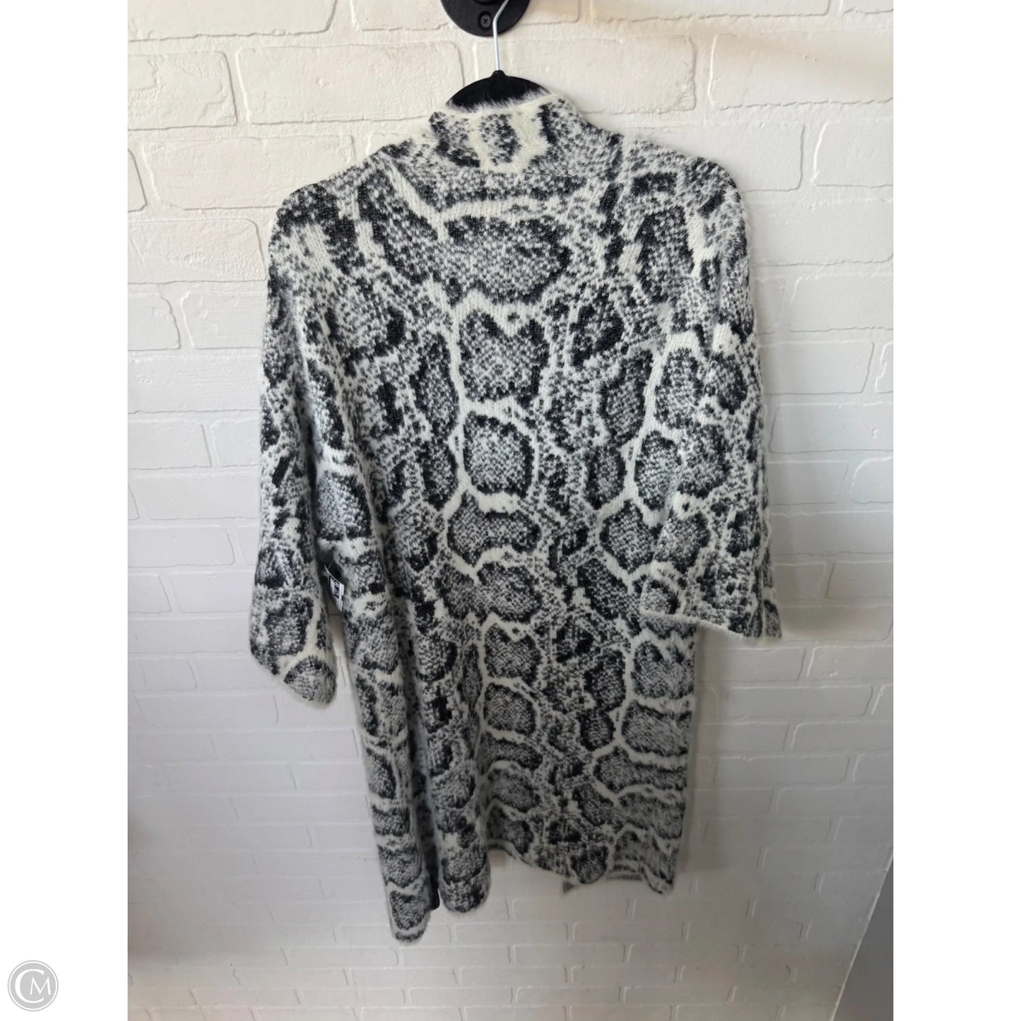 Sweater Cardigan By Akemi And Kin In Black & White, Size: Osfm