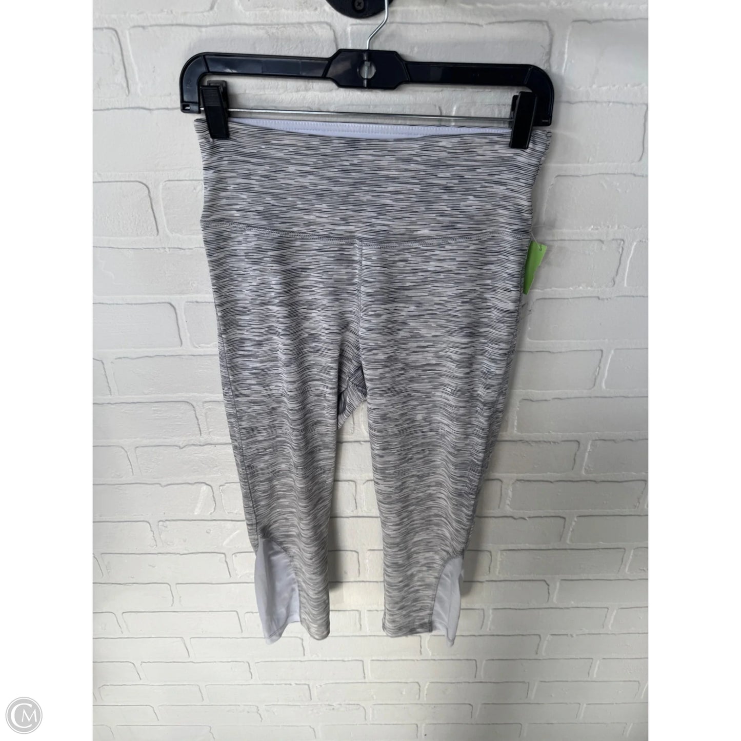 Athletic Leggings Capris By Clothes Mentor In Grey & White, Size: 4