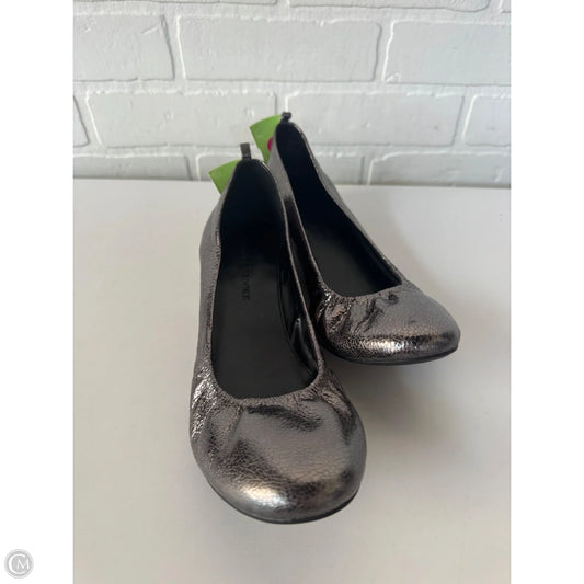 Shoes Flats By Audrey Brooke In Silver, Size: 9